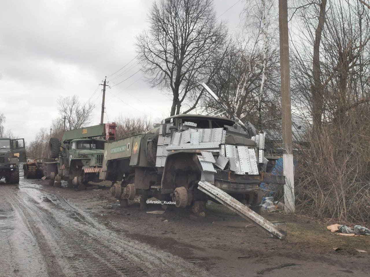 Russians are Trying to Survive in Ukraine by Armoring Their Trucks Artisanally, Defense Express