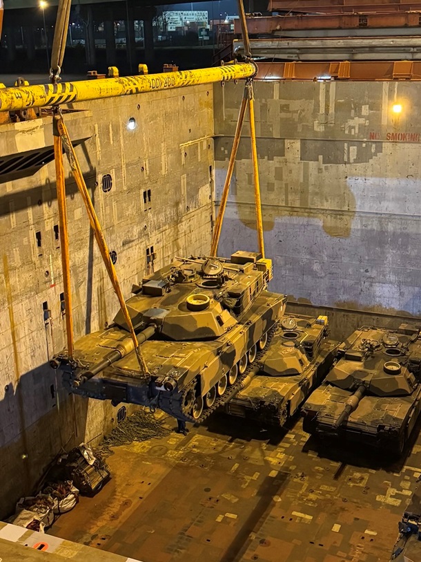 Australia Completes Delivery of All Promised M1A1 Abrams Tanks to Ukraine Despite Cancellation Threat, Defense Express