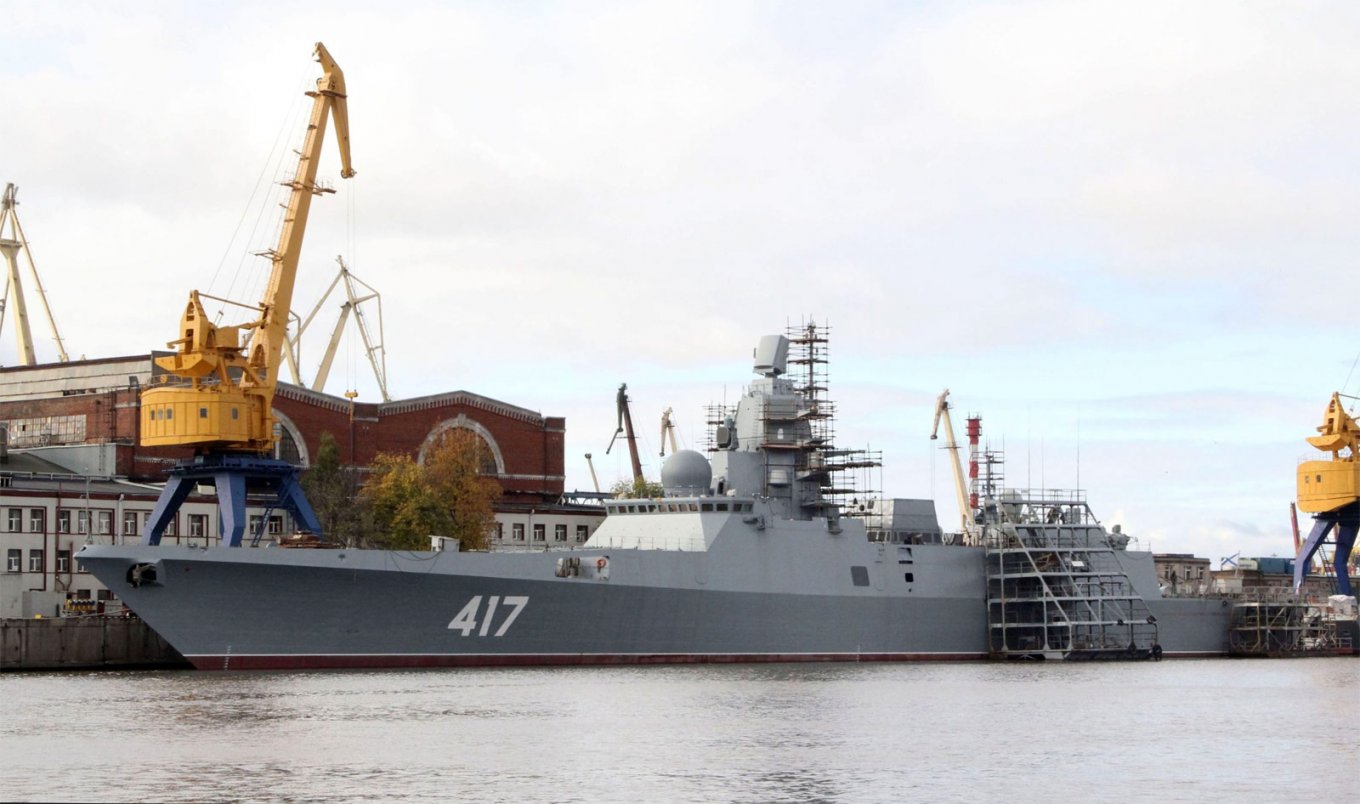 Illustrative photo: the Admiral Gorshkov frigate / Defense Express / Laid Down in 2013, russian Admiral Isakov Frigate Still Cannot Reach the Water