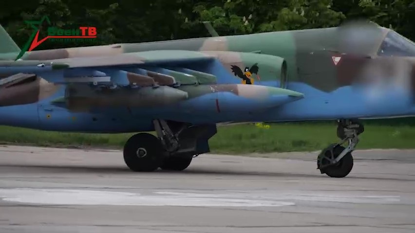 / Defense Express / Defense Ministry of belarus Doesn't Know How Nuclear Bombs for Su-25 Look Like, Yet Participates in Nuke Drills