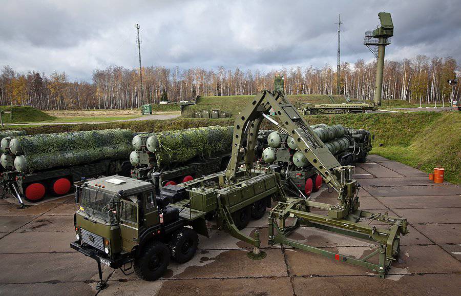 A russian S-400 air defense system on its prepared site / Defense Express / Why Delivery of Two S-400 System Sets from russia to India was Postponed to 2026
