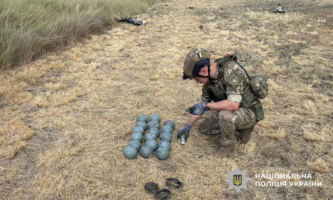 russian Kh-101 missile's debris Defense Express Ukrainian Police Deminers Neutralize Unexploded russian Kh-101 Strategic Missile with Cluster Warhead (Photos)