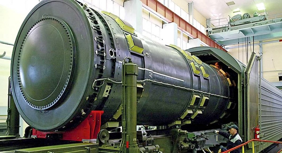 russian R-30 Bulava ICBM Defense Express Defense Express’ Weekly Review: russian Forces Limit Their Use of Equipment in Pokrovsk, the U.S. Resumes Explosives Production, Satellite Imagery Reveals russia’s R-30 Bulava Nuclear Missile Preparations