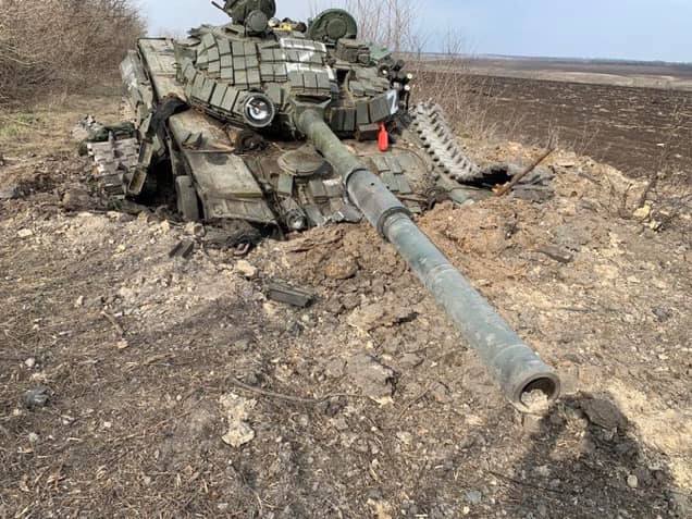A T-72B tank, destroyed by mine and abandoned, Defense Express, Top Ten Ranking of Russian Armored Vehicle Types by Numbers Lost in Ukraine War