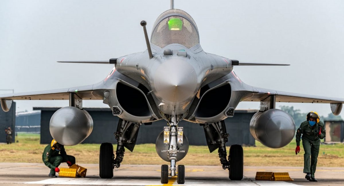 One of the Largest Fighter Jet Sales Deals in History May Fall Apart, What is russia Doing Here and Why Is It Positive for Ukraine, Indian Air Force Rafale fighter jet