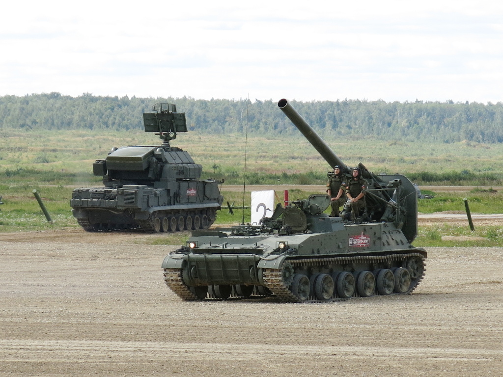 Russian 2S4 Tyulpan 240mm heavy self-propelled mortar