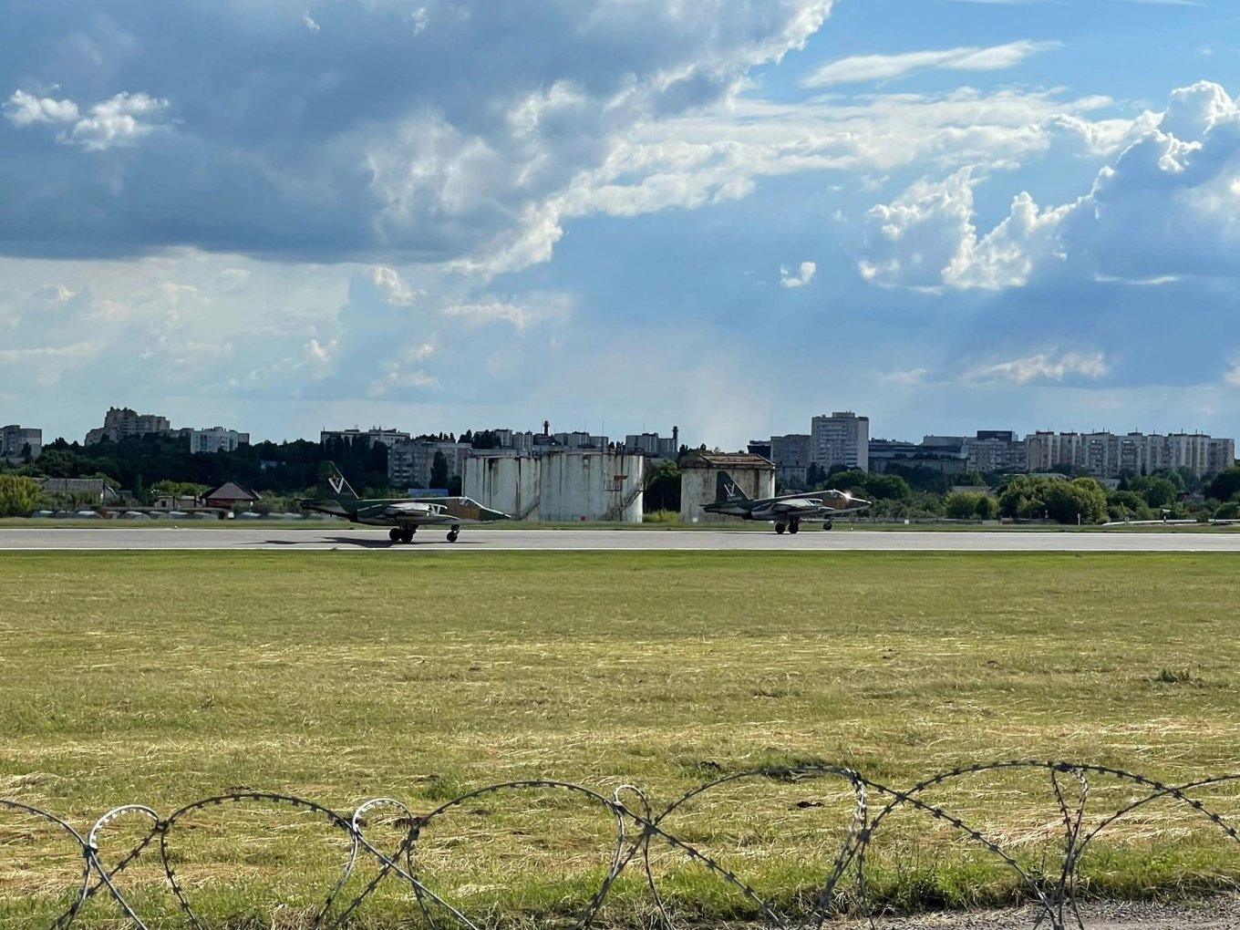 Belgorod Airfield in russia Was Likely Hit by HARM (Video of the Strike Included), Defense Express, war in Ukraine, Russian-Ukrainian war