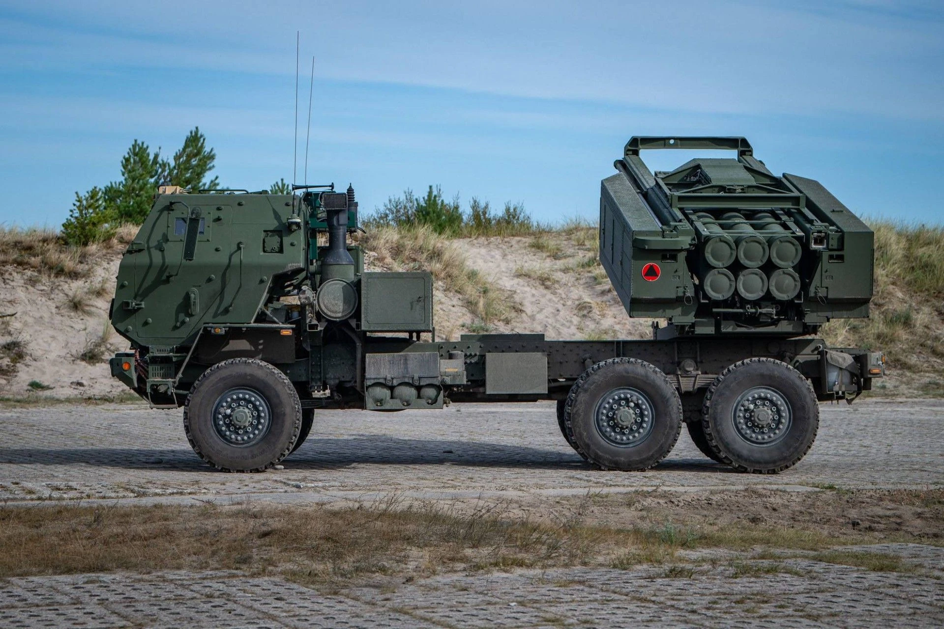 Poland Considers Selling Its 20 M142 HIMARS Systems in Favor of the Homar-K—a Move With Significant Implications for Europian Countries As Well, Polish M142 HIMARS, 2026