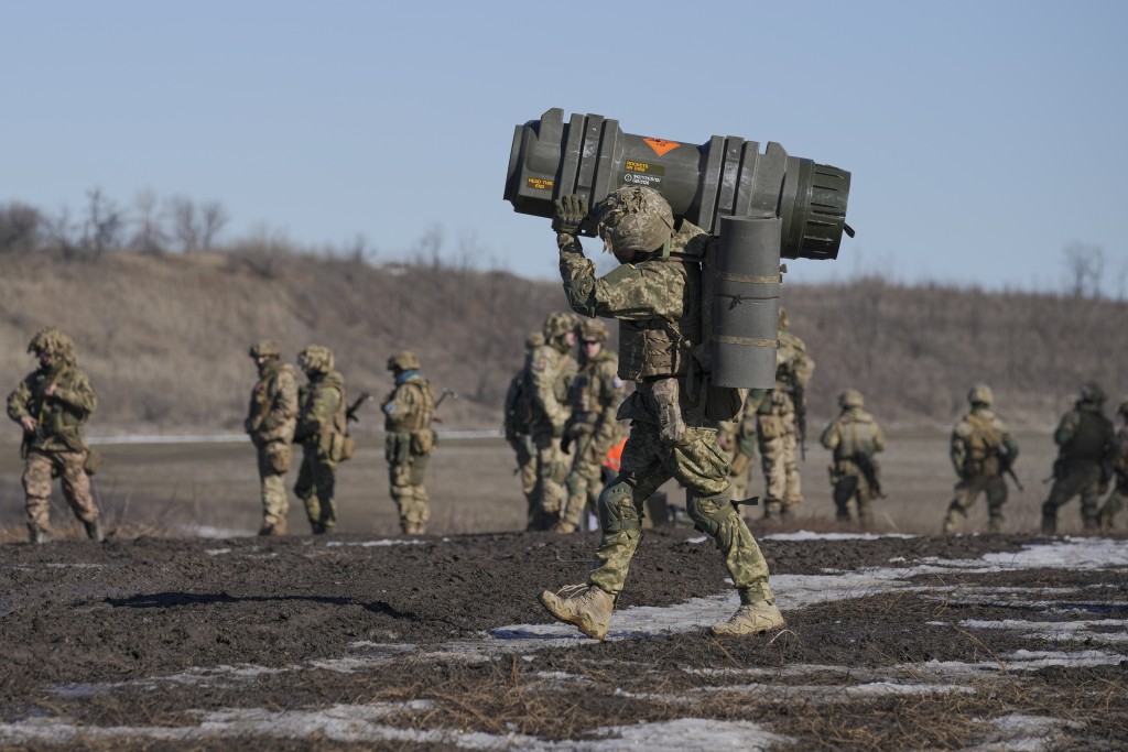 Ukraine’s servicemen with NLAW anti-tank missile systems during the drill on the Joint Forces Operation area