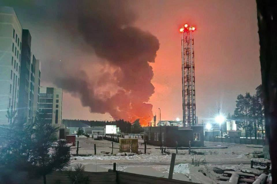 Fire at the Bryansk Chemical Plant Named After the 50th Anniversary of the USSR after the Ukrainian strike. Seltso village, Bryansk Region of russia, January 14th, 2024 / Defense Express / Ukraine Launched Largest and Most Effective Air Attack to Date