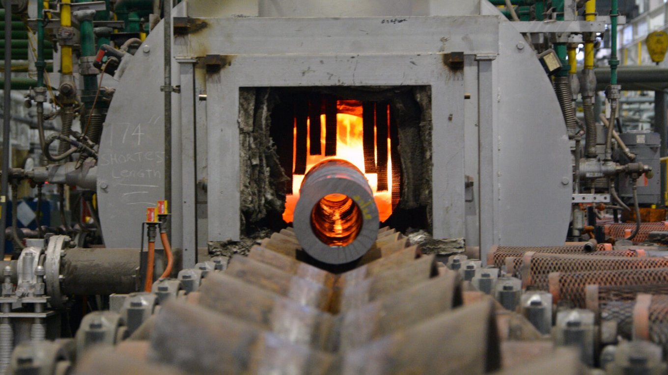 Illustrative photo: production of a 155-mm barrel at Watervliet Arsenal / Defense Express / UK Revives Domestic Artillery Barrel Making With Impact Extending Beyond Ukraine Alone