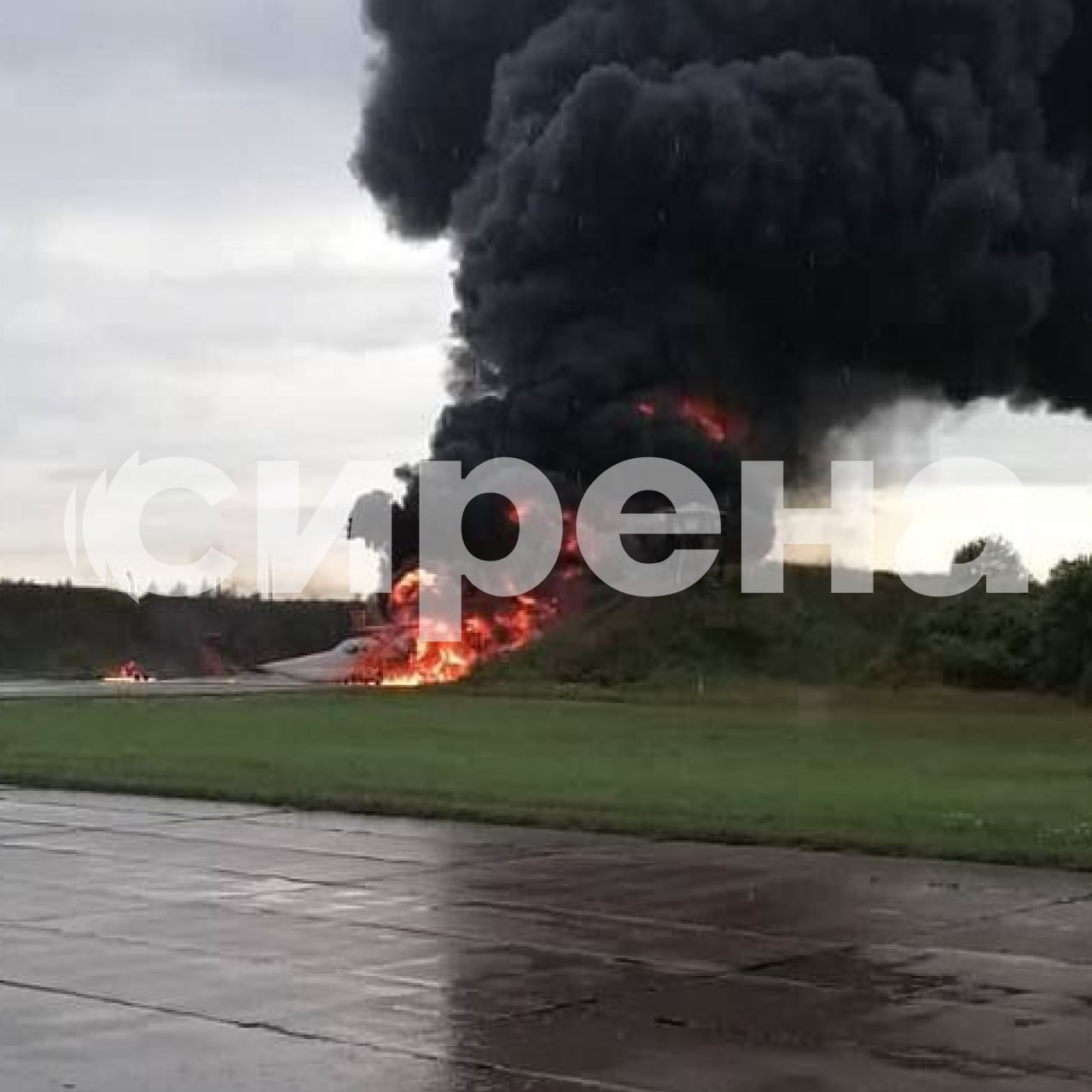 The images vividly display Tu-22M3 bombers engulfed in flames Defense Express The Aftermath of Attack on Soltsy Air Base Housing Kh-22 and Kh-32 Equipped Bombers Appeared on the Network