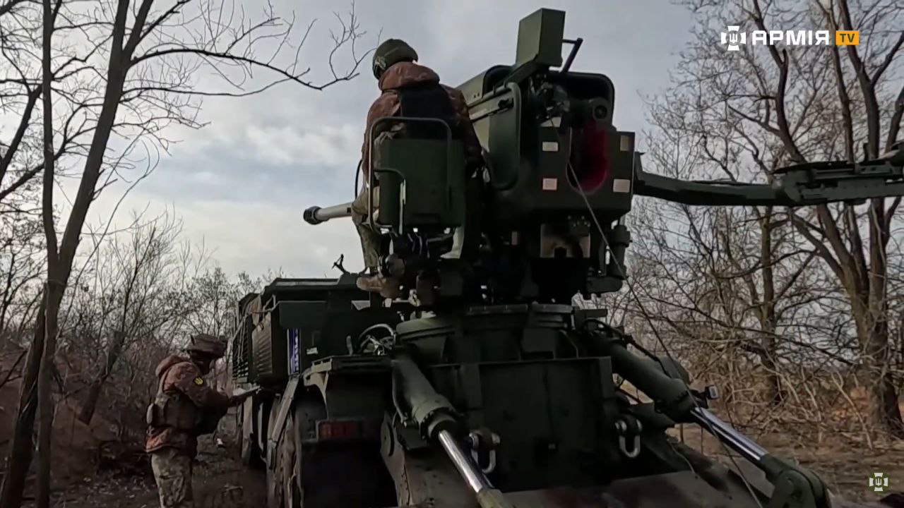 New 2S22 Bohdana 155 mm self-propelled howitzer Defense Express The 44th Brigade Showed New Bohdana Howitzer that Features Drone Protection, Semi-Automatic Loading, and Small Arms Integration