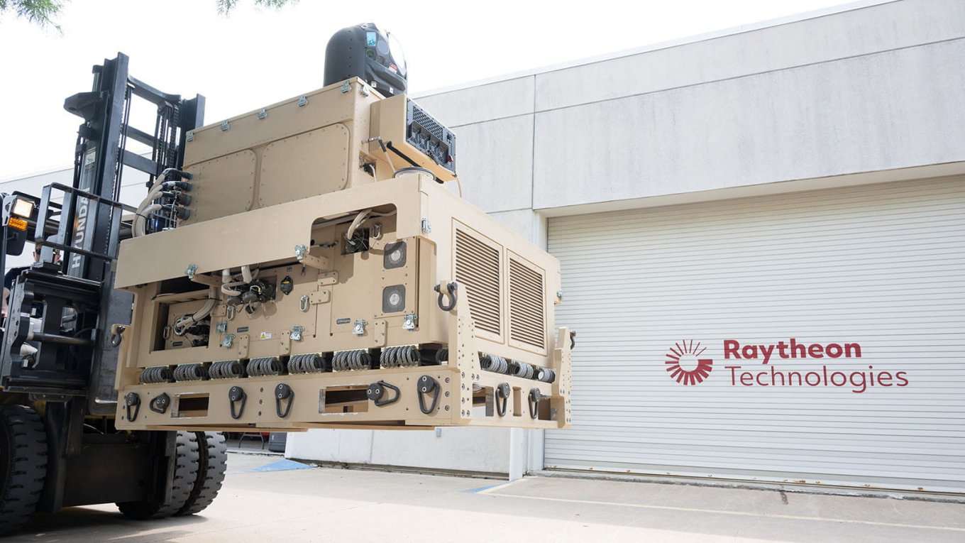 The H4 laser weapon system on a truck Defense Express U.S. Air Force Received Fourth H4 Laser Weapon System from Raytheon that Can Easily Destroy russian UAVs