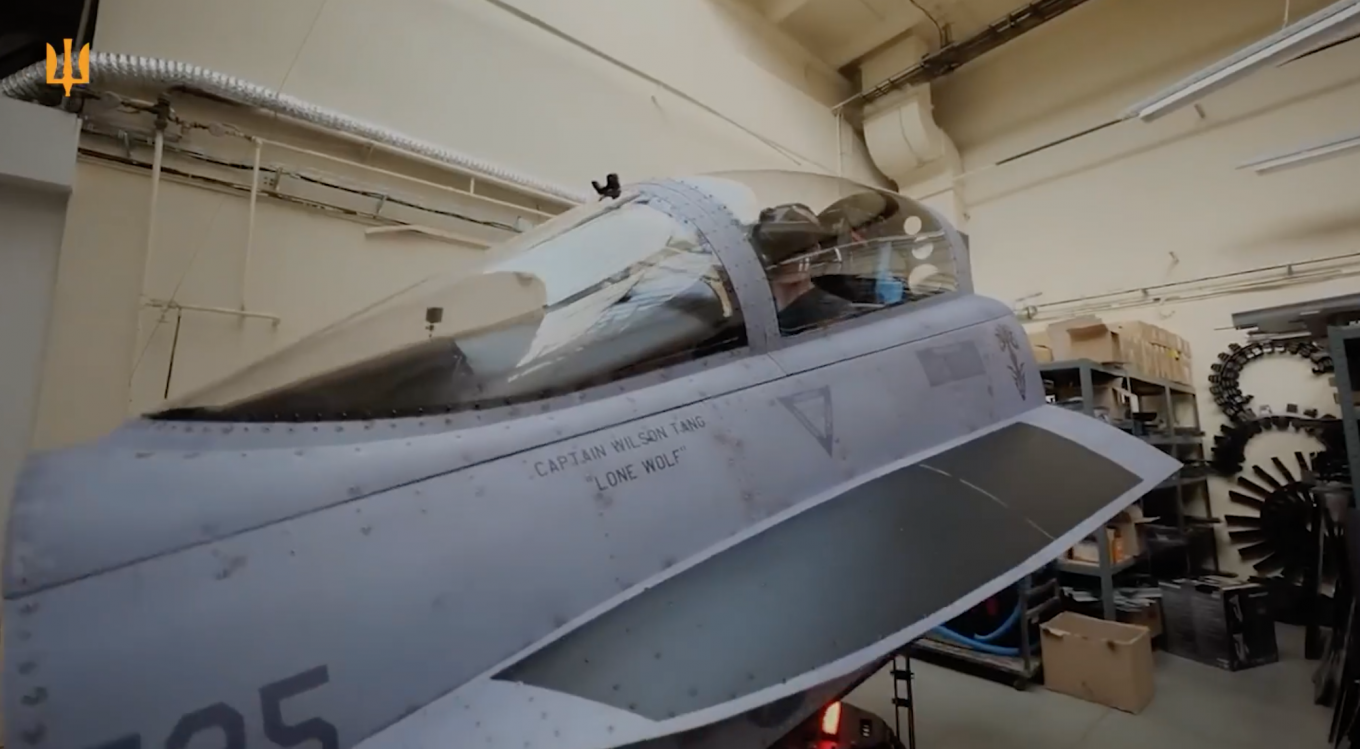 The F-16 fighter simulator Defense Express Ukraine Shows First Multifunctional F-16 Simulator (Video)