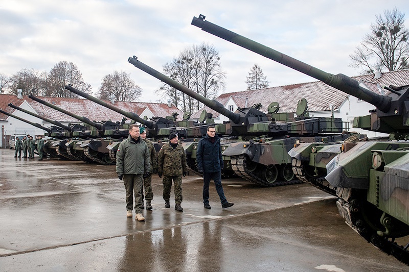 The ceremony of handing over ten K2 tanks of South Korean production took place in Morąg, where the 20th Mechanized Brigade is stationed. The event was attended by Prime Minister Mateusz Morawiecki and Deputy Prime Minister and Minister of National Defense Mariusz Błaszczak., Defense Express