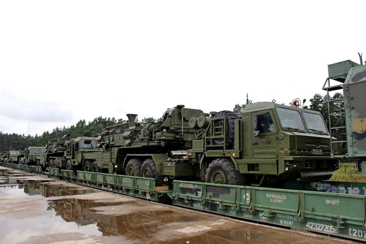 August 24, Russia deployed at least one S-400 air defence system in Grodno, Belarus