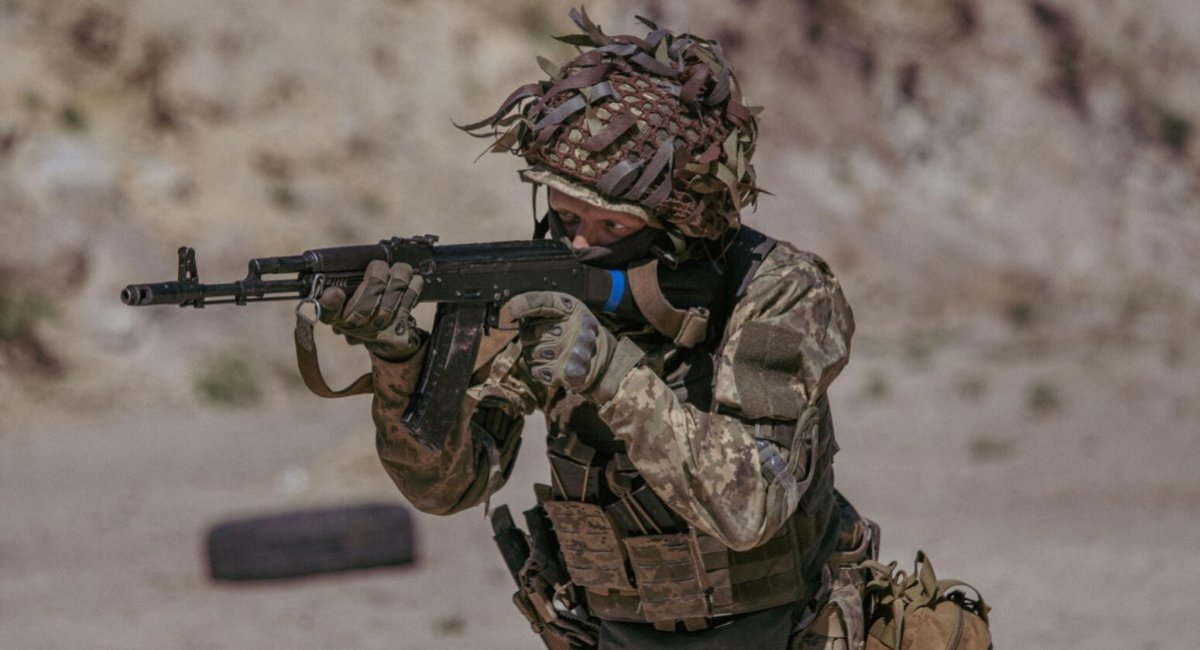 A Ukrainian military serviceman wearing MM-14 camouflage, 1260 Days of russia-Ukraine War – russian Casualties in Ukraine