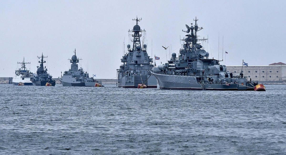 Russians sent five warships caring Calibr cruise missiles into the Black Sea, Defense Express