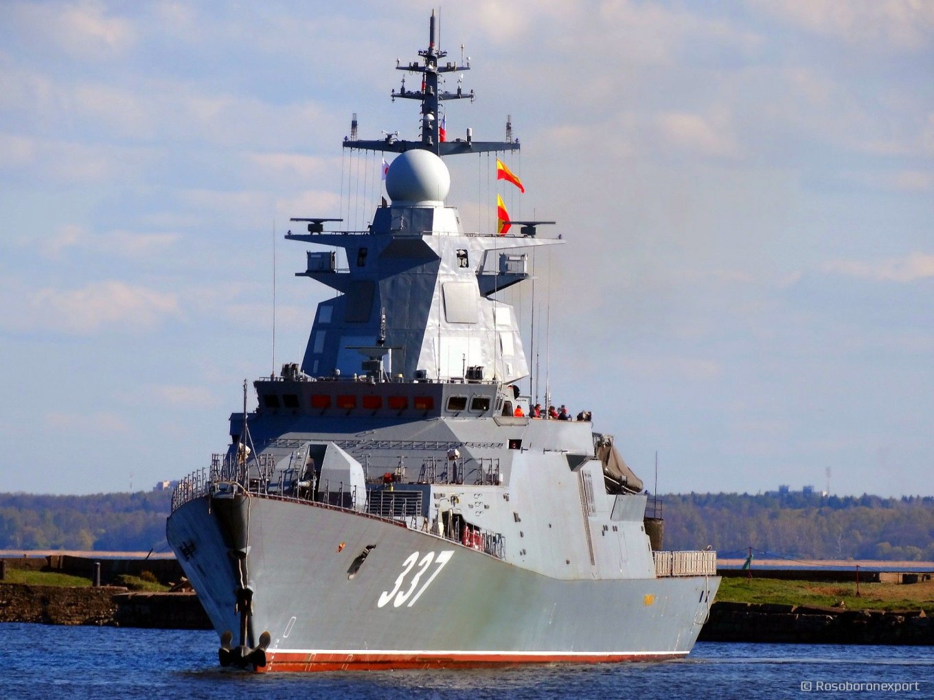 Gremyashchiy corvette, the namesake of its Project 20385 class, reportedly was equipped with a Zaslon integrated radar / Defense Express / First Confirmed Hit of russia’s Zaslon Naval Radar on a Wheeled Chassis (Video)