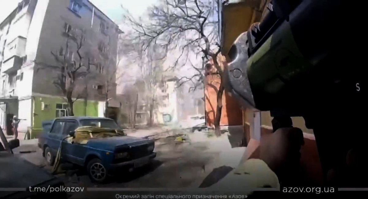 Well-coordinated work by Ukrainian grenadiers operating from both sides of the street, Defense Express