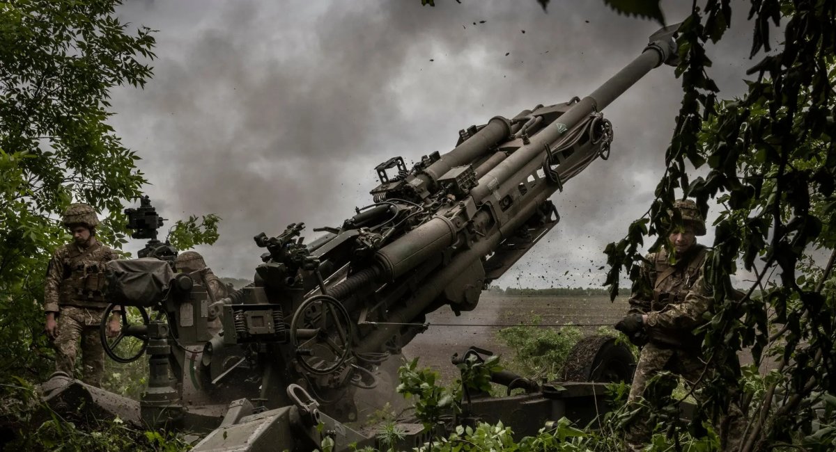 Foregin Look at M777 Howitzers Fighting in Ukraine , Defense Express, war in Ukraine, Russian-Ukrainian war