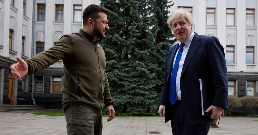 President of Ukraine Volodymyr Zelenskyy and Prime Ministry of UK Boris Johnson