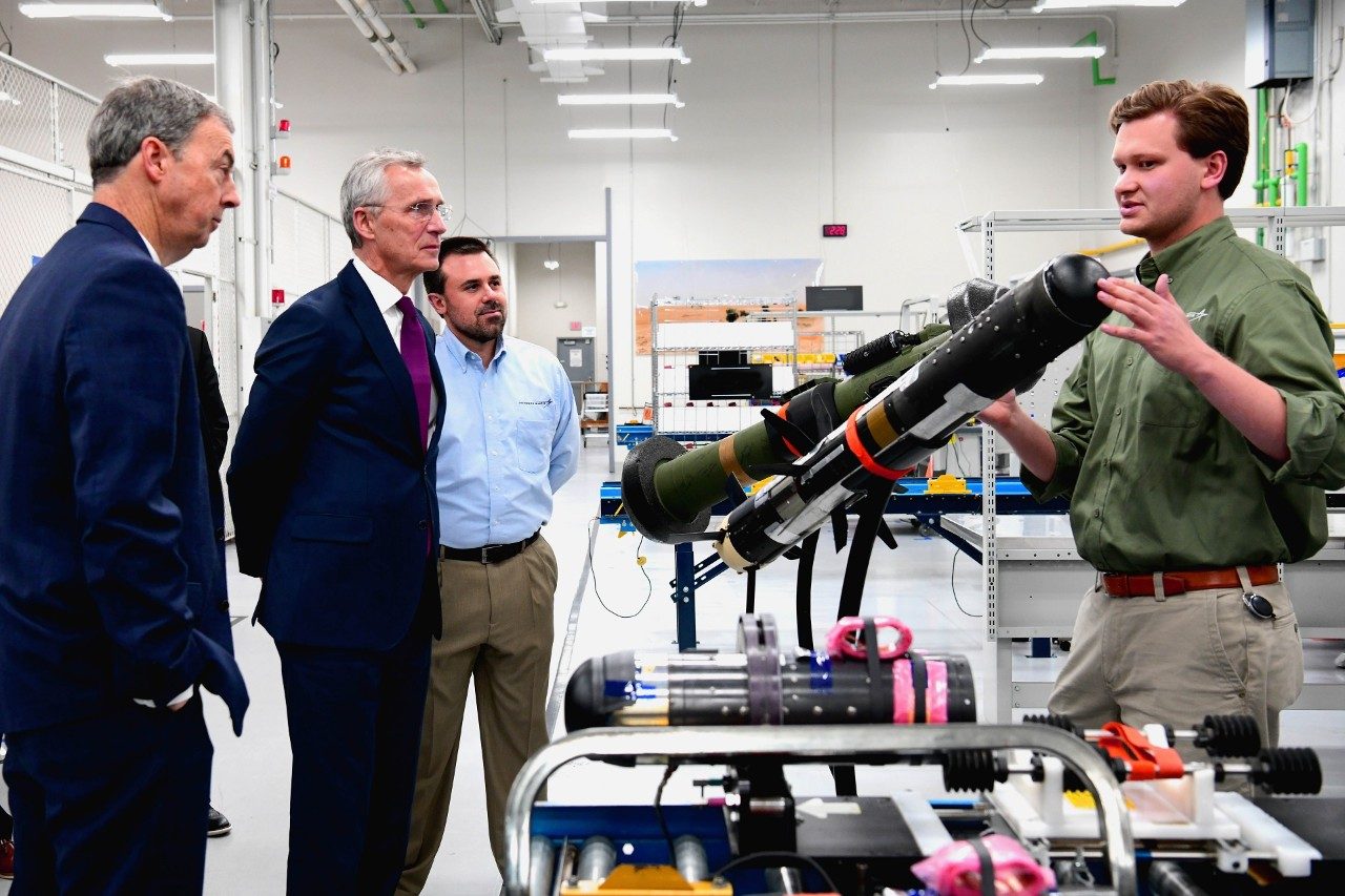 The FGM-148 Javelin anti-tank missile system Defense Express Lockheed Martin Signs $1.3 Billion Contract for the Javelin Systems, Ukraine’s Included