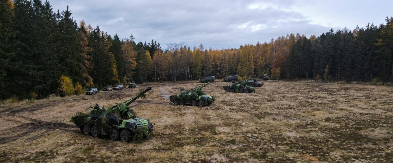 The Czech Republic Exports Arms to Ukraine for Another 2.9 billion Dollars: This Is Twice As Much As From 2022 in Total, Czech DANA 152mm self-propelled howitzer, Defense Express