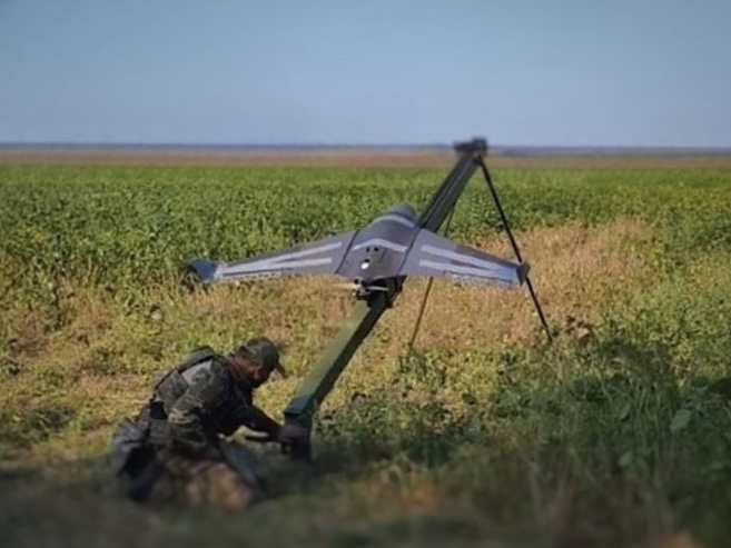 Catapult for launching Chernika-2 OWA drones / Defense Express / Self-Guided Chernika Drone: New Dangerous russian Weapon Used For the First Time