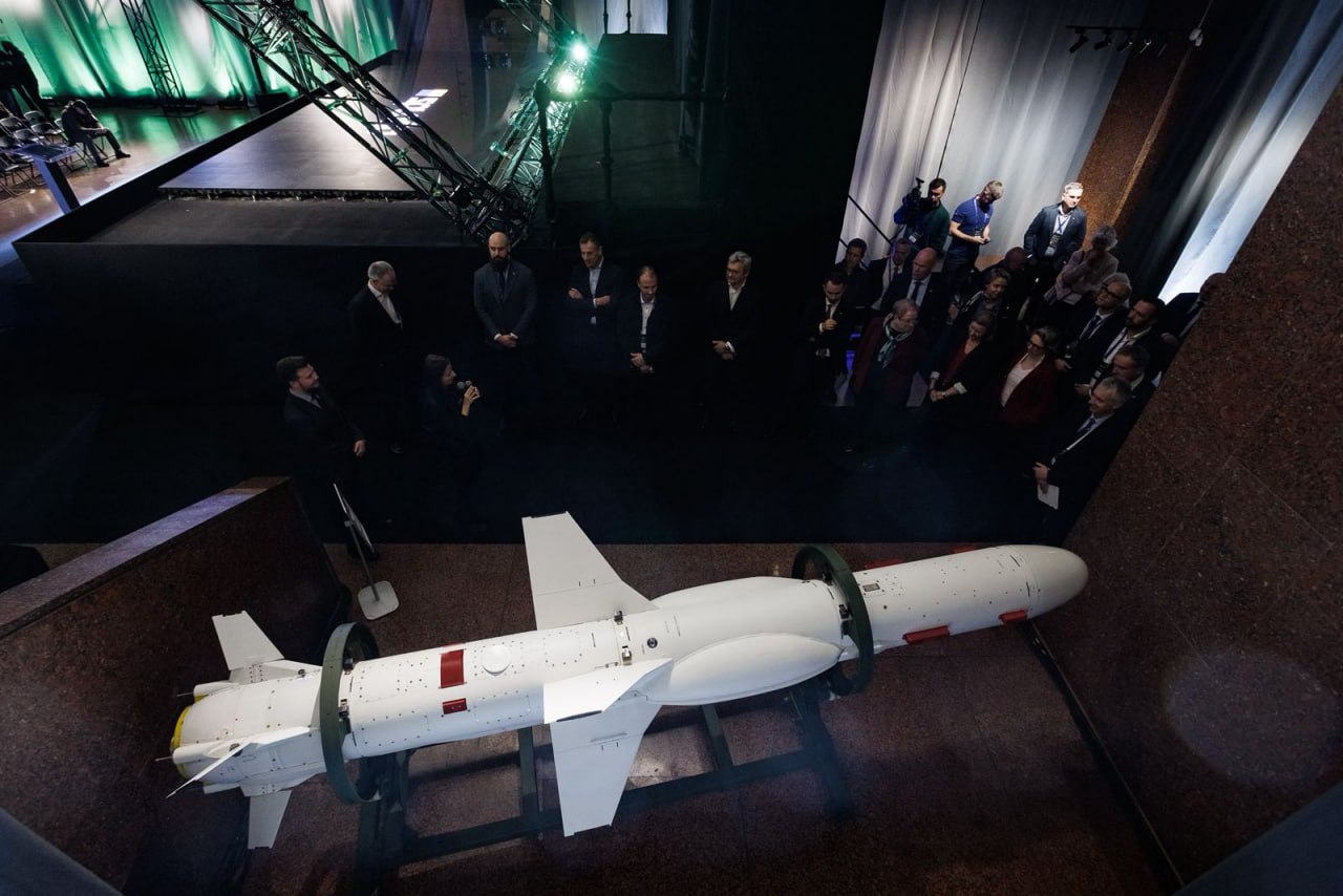 What Is Known of New "Bulky Neptune" Missile Shown Publicly and Why Does It Have These Bulges?, Defense Express