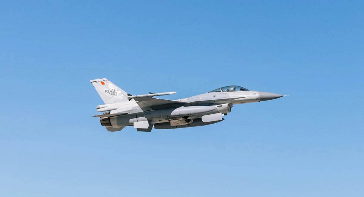 First F-16V Block 70 flight with Viper Shield EW system / Photo credit: Lockheed Martin