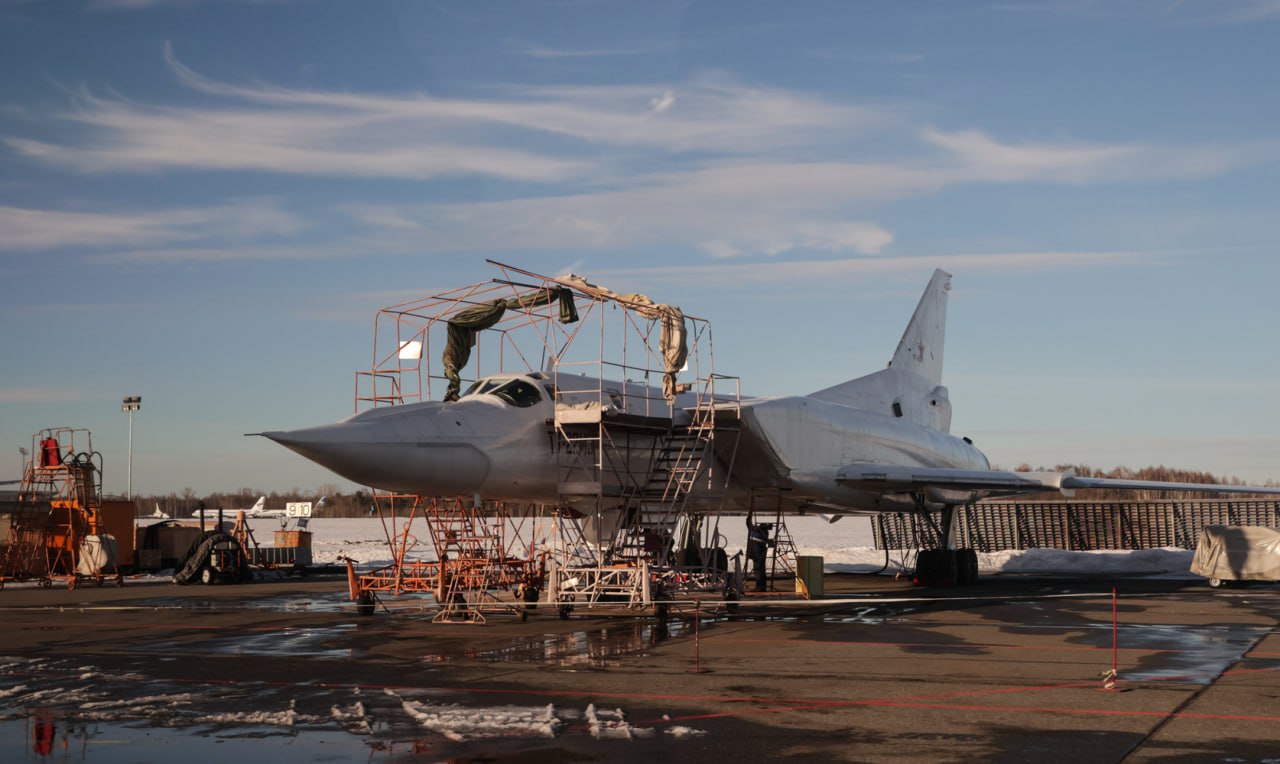 The second Tu-22M3M for the russian Aerospace Forces at the Kazan Aircraft Plant, March 2023 / Defense Express / Three Tu-95MS Repaired Just 150 km From the Frontline, Missiles for Tu-22M3M, and Other Conclusions of russian Data Leak
