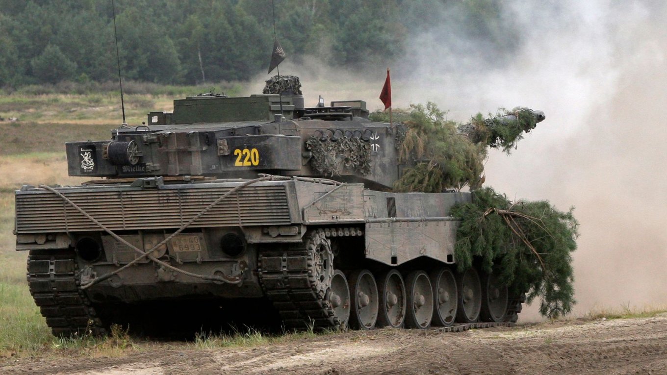 FV4034 Challenger 2 (MOD designation "CR2") is a third generation British main battle tank (MBT)