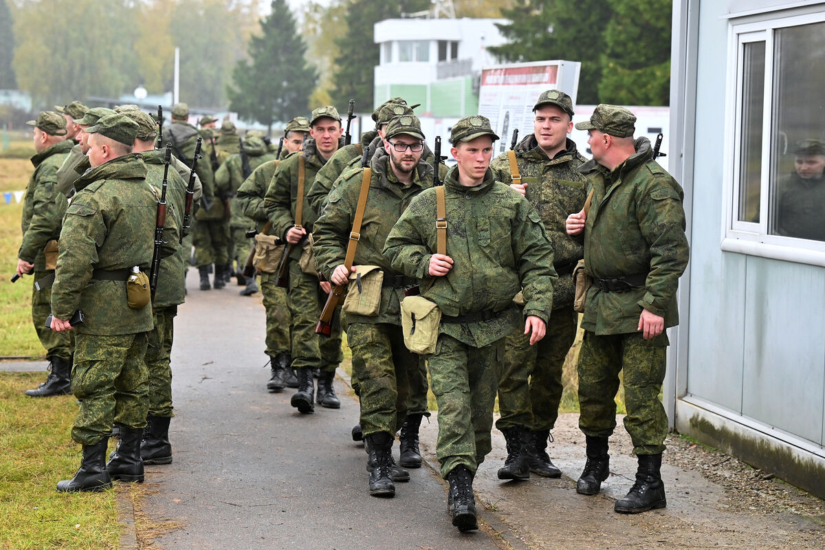 russian conscripts at service