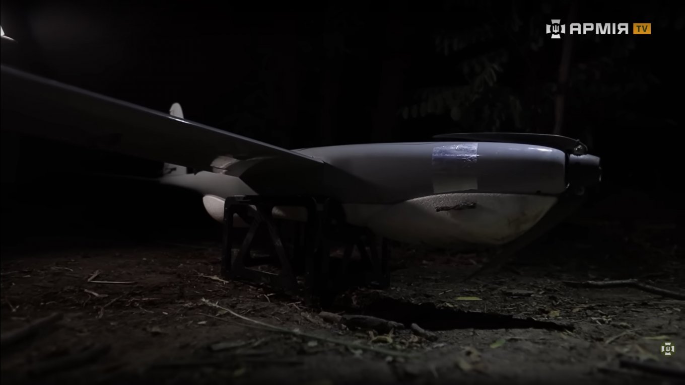 RQ-35 Heidrun on a field assembly tray / Defense Express / Heidrun Operators on Night Surveillance Missions and Drone's Performance in Real Combat