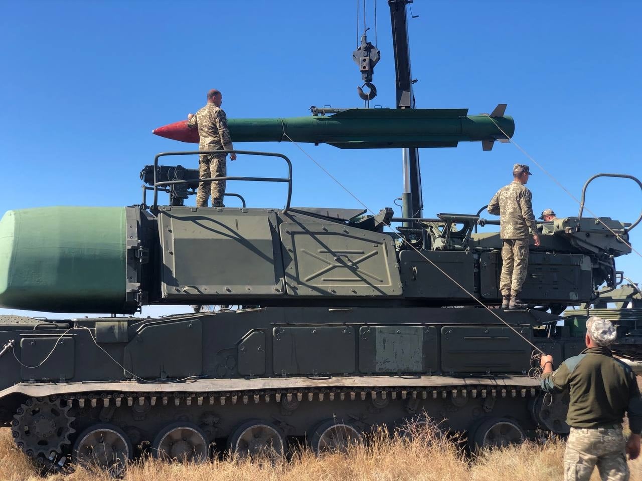 Loading of the 9M38 missile  into the Buk air defense system of the Air Force of the Armed Forces of Ukraine, US Media Told What Purpose Ukraine Need Sea Sparrow Missiles For, Defense Express