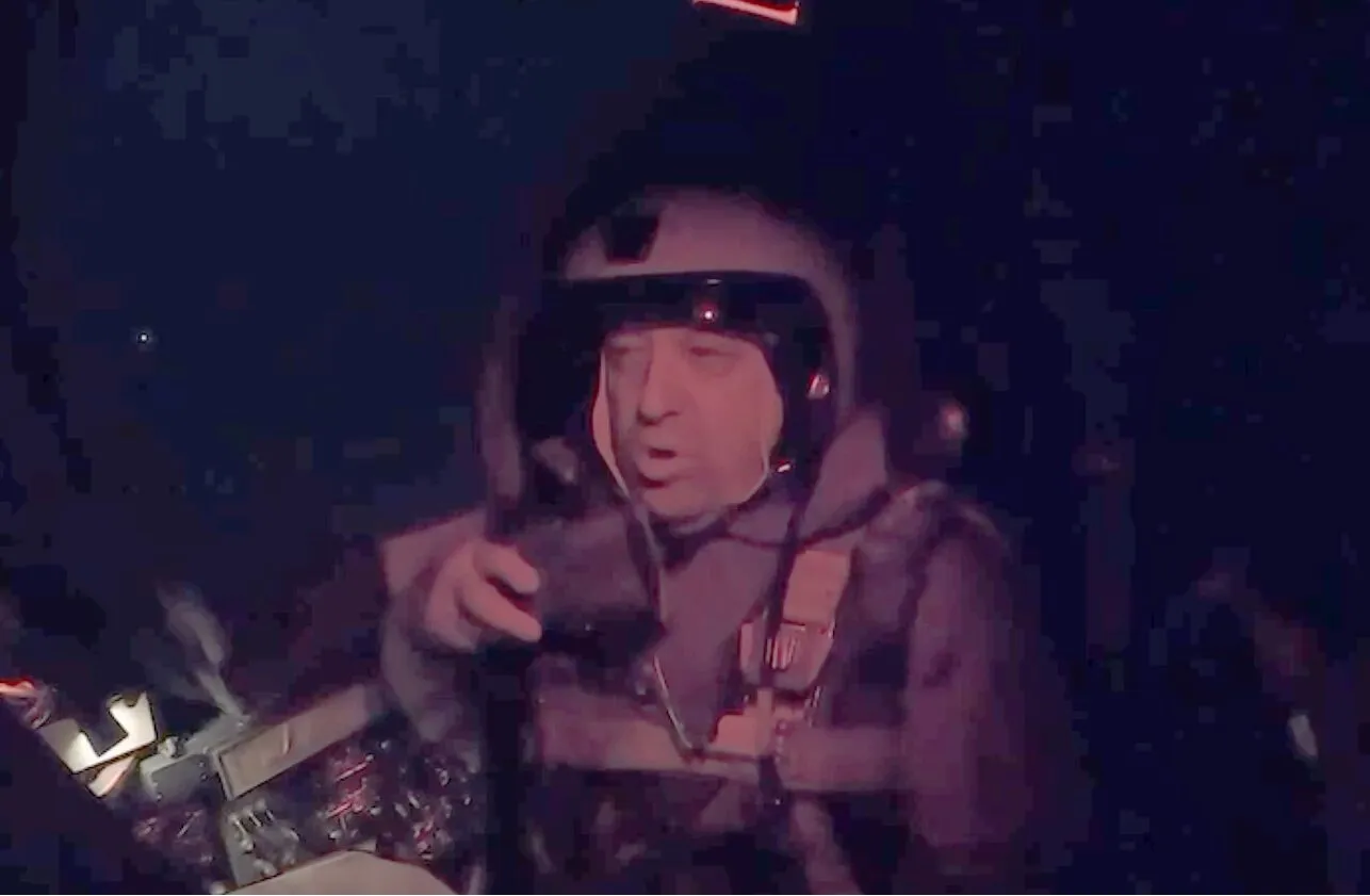 Yevgeny Prigozhin actively used Putin's methods of self-promotion, as here he recorded his flight in a combat aircraft