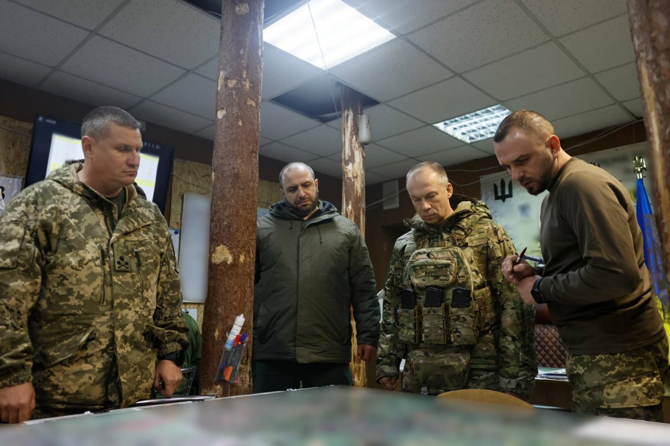 Commander-in-Chief of the Armed Forces of Ukraine Oleksandr Syrskii together with Minister of Defense of Ukraine Rustem Umerov visited the frontline, Defense Express