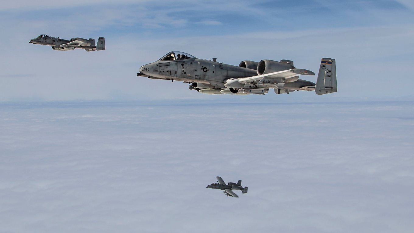 A-10 Thunderbolt II and Su-25 Comparison and Survivability, Defense Express, war in Ukraine, Russian-Ukrainian war