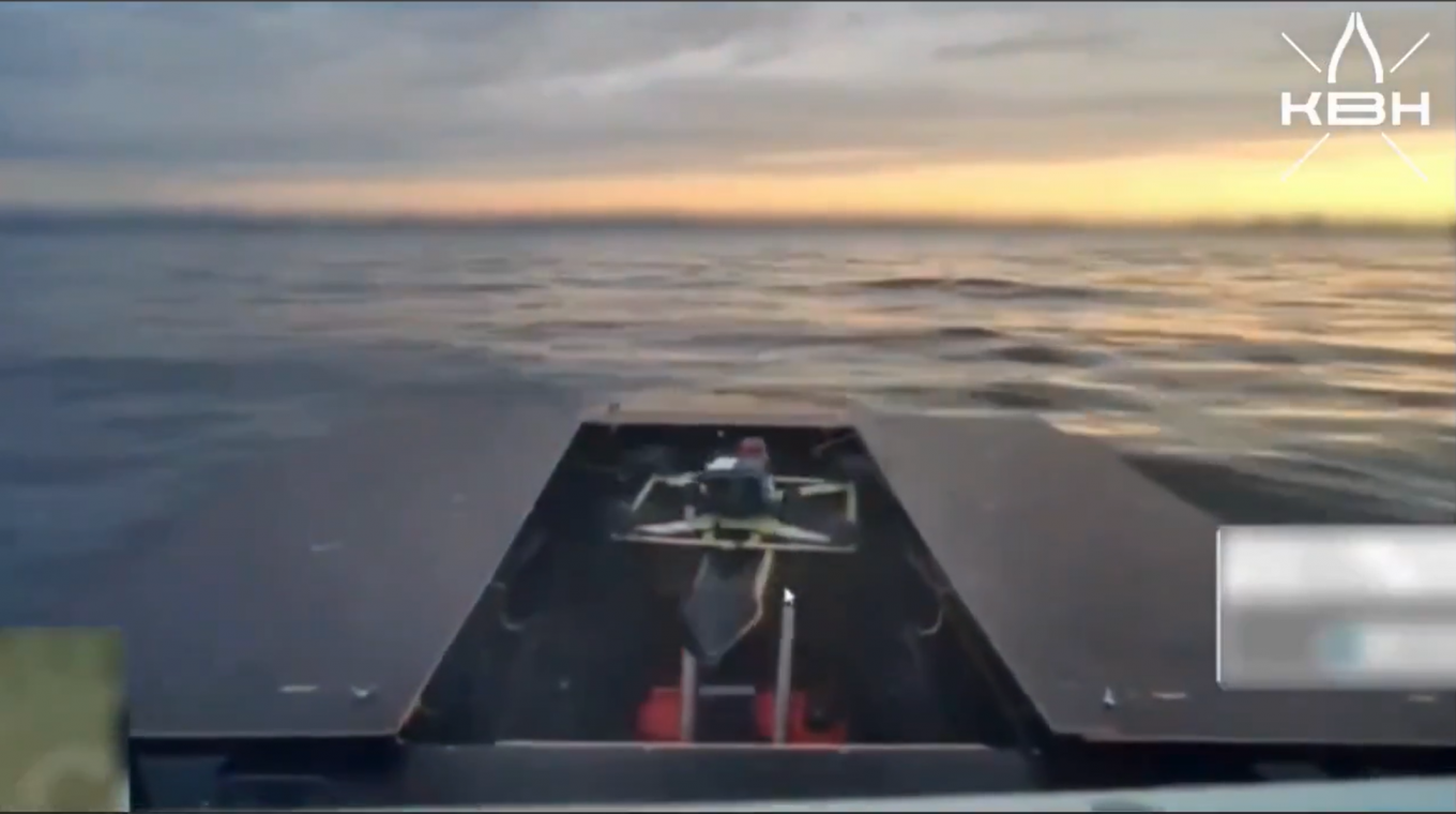 New Threat to Ukraine: russia Unveils Skorlupa USV with Fiber-Optic FPV Drones, Claims Serial Production