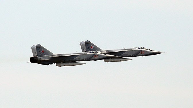 MiG-31K aircraft flying with Kinzhal missiles
