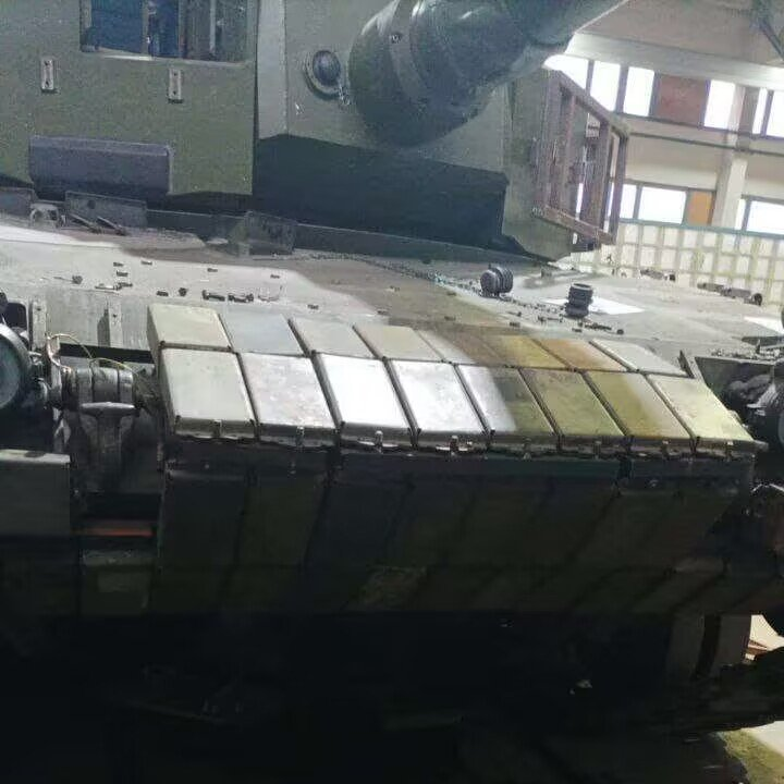 The first ever photo of a Leopard 2 tank with reactive armor in Ukraine
