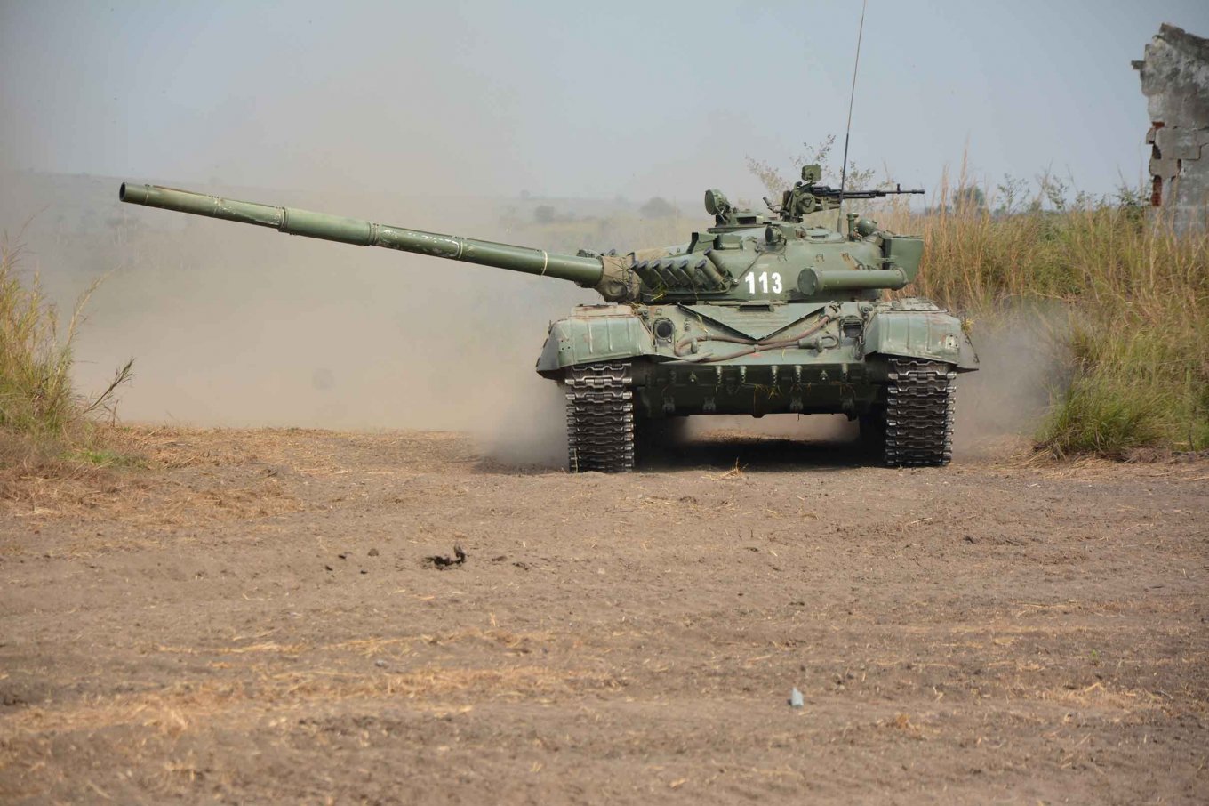 T-72 tank of the armed forces of Angola, Angola Wants to Be the US Ally, Its Excess Soviet Weapons Can Help the Armed Forces of Ukraine, Defense Express