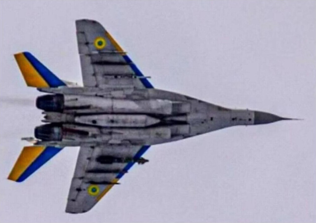 MiG-29 of the Ukrainian Air Force armed with the French AASM Hammer-250 guided air bomb, spring 2024 / Defense Express / Ukraine's Strike on russians in Vovchansk Testifies Precision-Guided Bombs Do Can be Useful