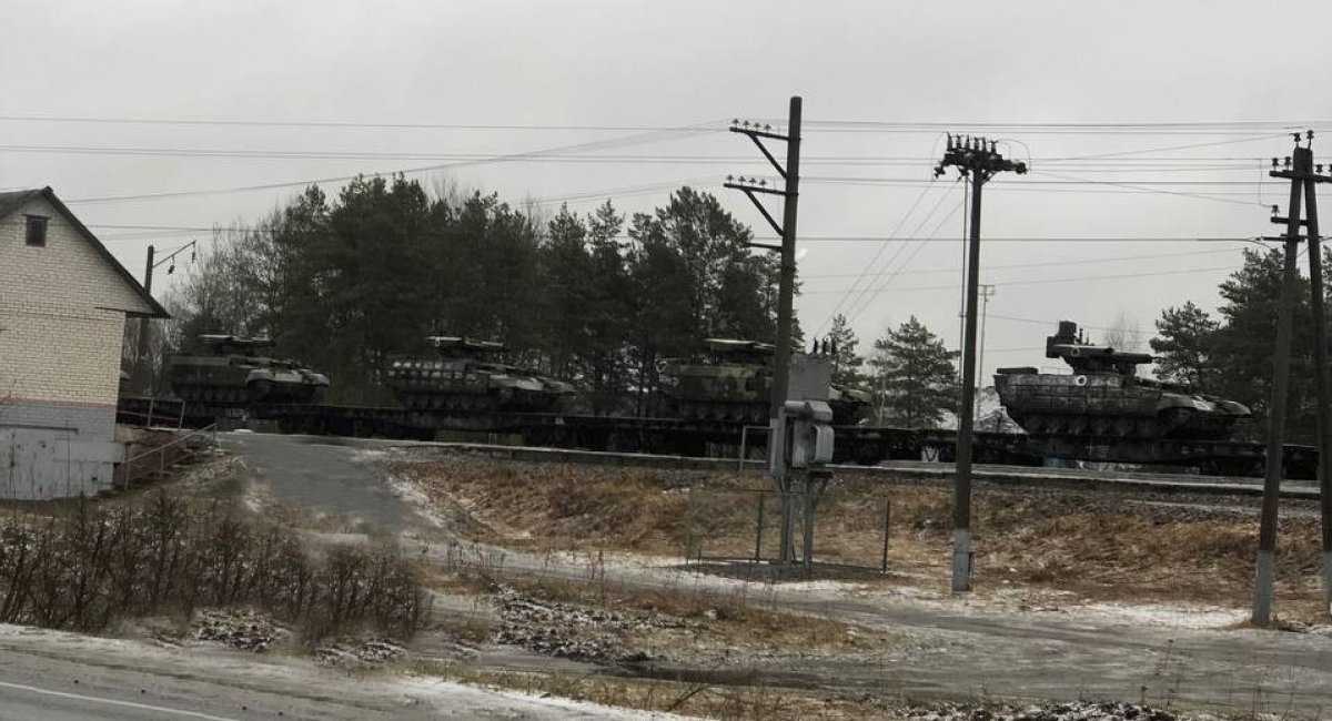 russians transfer their BMPT Terminator vehicles by rail, April 2022 / Military Expert Explained Why russians Failed With Their 