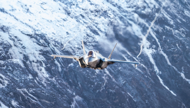 Dutch, Norwegian F-35s to Protect NATO Military Aid Routes to Ukraine, F-35 aircraft during a mission