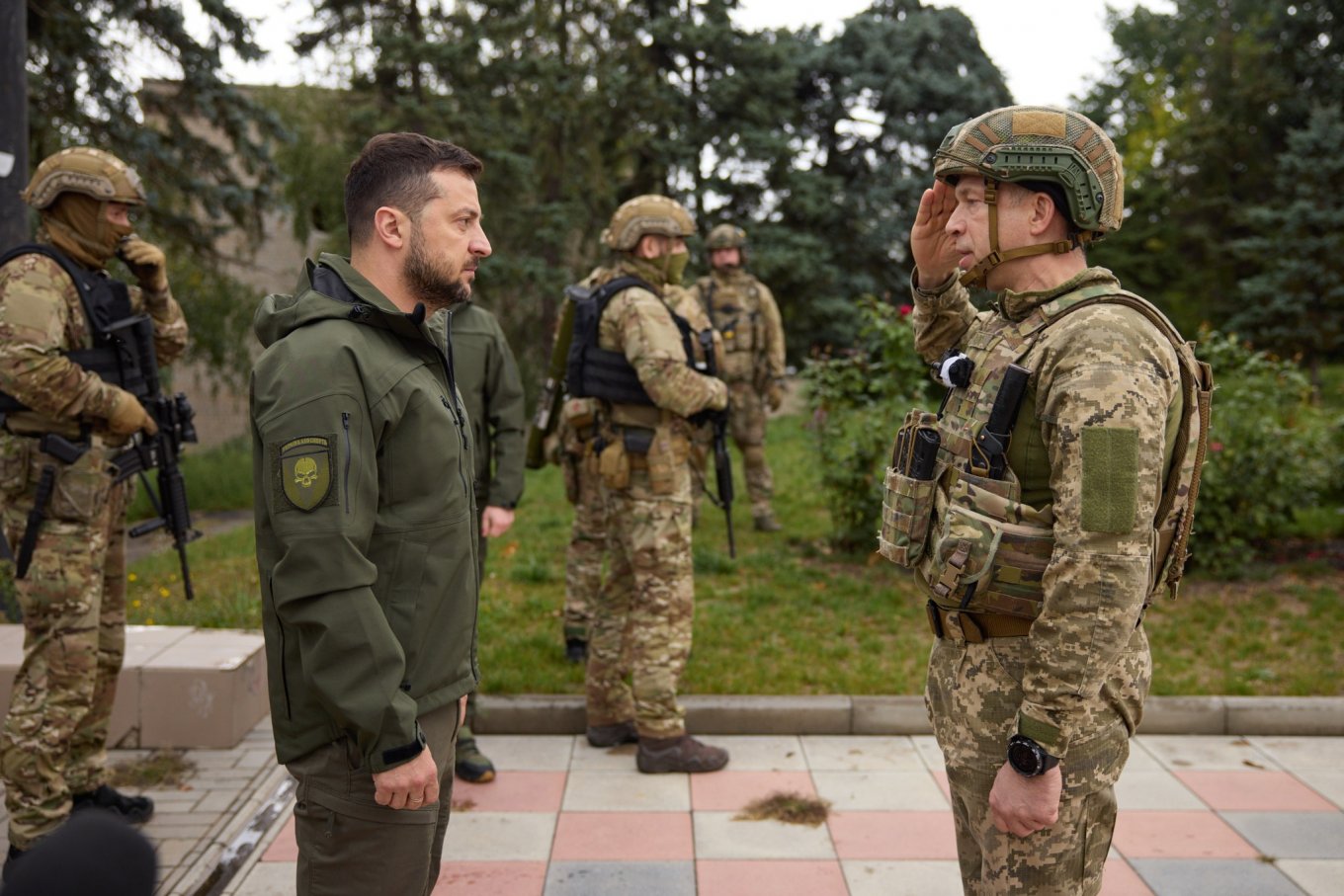 The President accepts the report of Commander of the Ground Forces of the Armed Forces of Ukraine colonel general Oleksandr Syrskyi, who is the architect of successful Kharkiv counteroffensive operation likewise was leading the defense of the capital of Ukraine Kyiv city, Defense Express