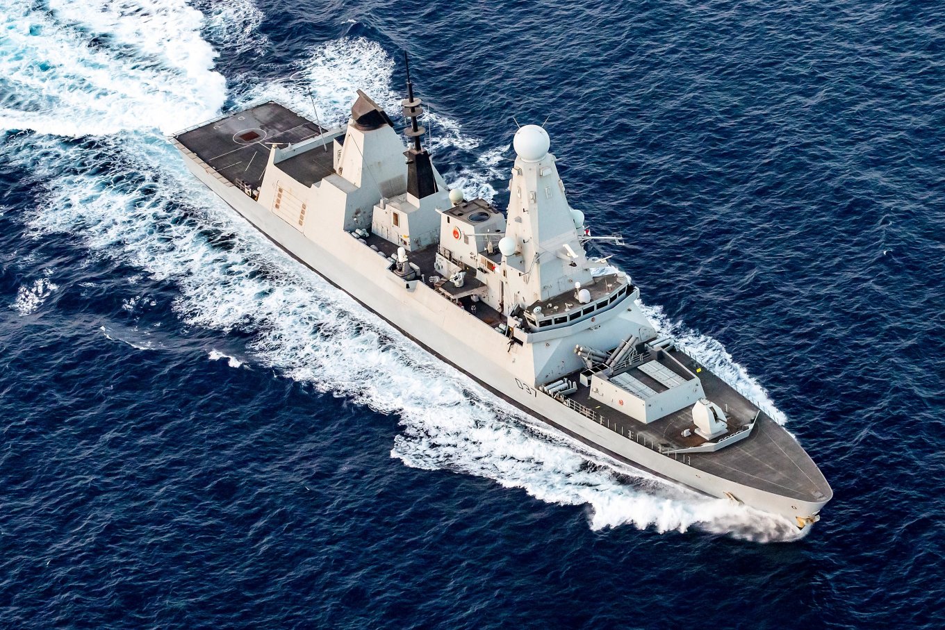 HMS Duncan Type 45–class destroyer / News Hub / Once Promised to Ukraine, DragonFire Combat Laser Needs Two More Years and €1.2 Bln to Enter Production