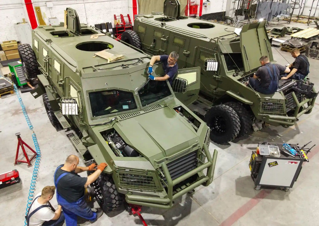 Unfinished GYURZA-01 armored vehicles in production / Defense Express / How Gyurza APC Proves Itself in Combat: Surviving Landmines, Drones, and Bullets
